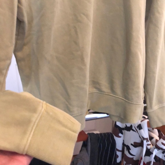 H&M’s basic crew neck sweater - Picture 2 of 5